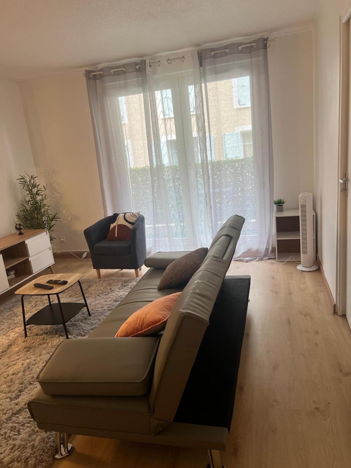 Champion Suites Sarcelles Exterior foto