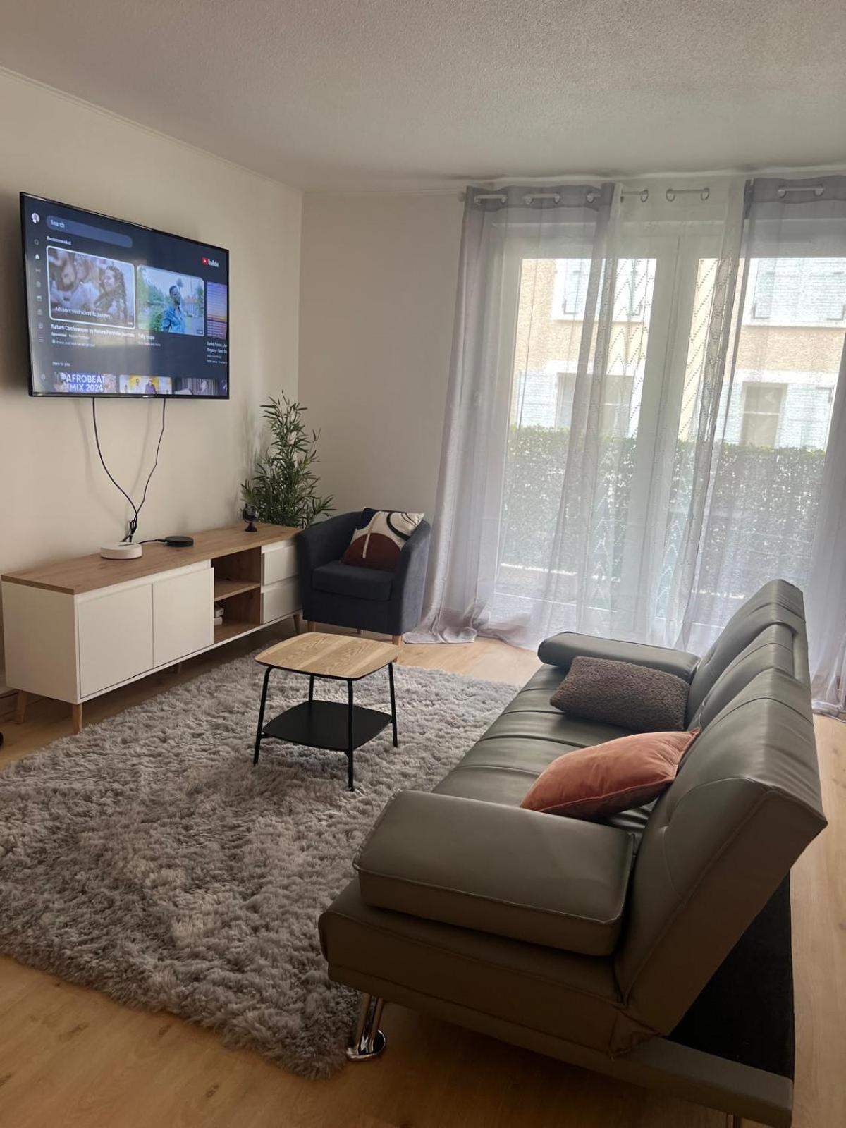 Champion Suites Sarcelles Exterior foto