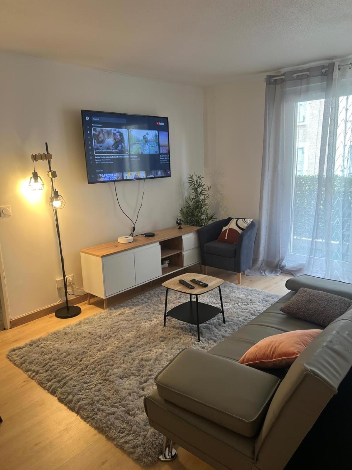 Champion Suites Sarcelles Exterior foto